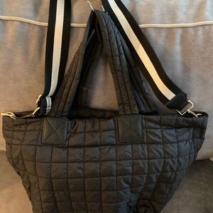 Shiraleah’s Ezra Travel Tote